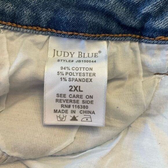 Judy Blue Distressed Cut Off Jean Shorts, 2XL - Picture 12 of 13